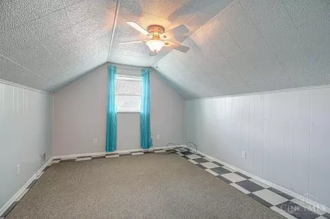 Bedroom - 9366 Neil Dr, Cincinnati, OH 45231 photo 5 of 6