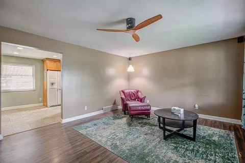 Living - 9366 Neil Dr, Cincinnati, OH 45231 photo 3 of 4