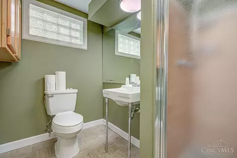 Bath - 9366 Neil Dr, Cincinnati, OH 45231 photo 2 of 2