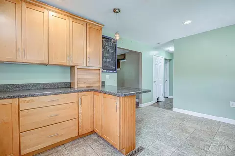 Kitchen - 9366 Neil Dr, Cincinnati, OH 45231 photo 5 of 6