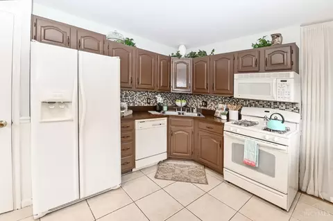Kitchen - 3982 Warren Ave, Fairfax, OH 45227 photo 1 of 3