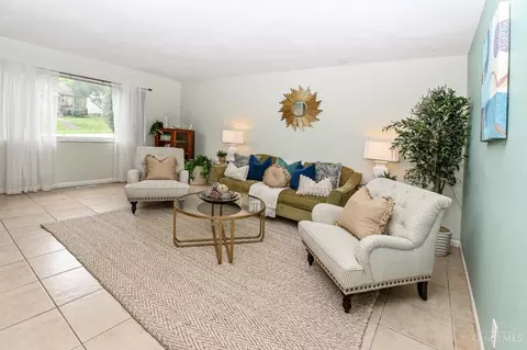 Living - 3982 Warren Ave, Fairfax, OH 45227 photo 2 of 5