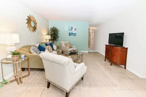 Living - 3982 Warren Ave, Fairfax, OH 45227 photo 1 of 5