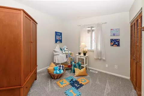 Bedroom - 3982 Warren Ave, Fairfax, OH 45227 photo 1 of 7