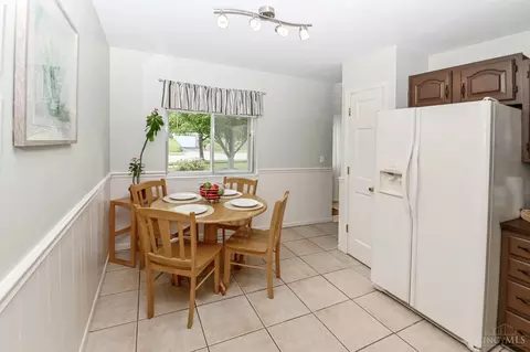 Dining - 3982 Warren Ave, Fairfax, OH 45227 photo 2 of 2