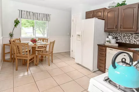 Kitchen - 3982 Warren Ave, Fairfax, OH 45227 photo 3 of 3