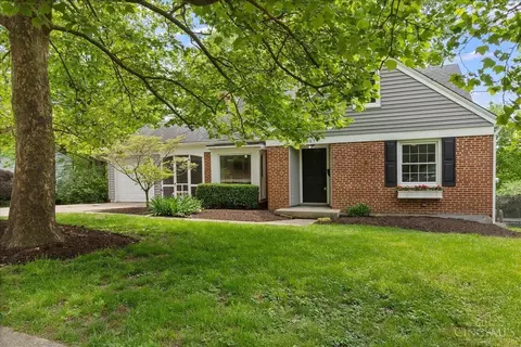 7007 Rowan Hill Dr, Mariemont, OH 45227