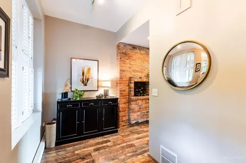 Entry Way - 1271 Ida St, Cincinnati, OH 45202 photo 1 of 6