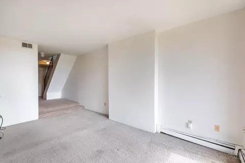 Living - 1271 Ida St, Cincinnati, OH 45202 photo 9 of 10