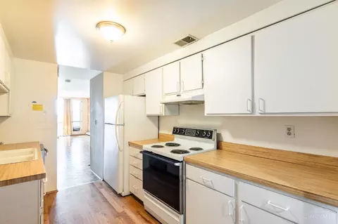Kitchen - 1271 Ida St, Cincinnati, OH 45202 photo 6 of 7