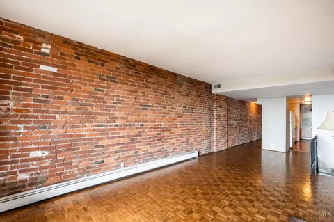 Living - 1271 Ida St, Cincinnati, OH 45202 photo 8 of 10