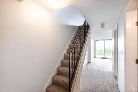 Entry Way - 1271 Ida St, Cincinnati, OH 45202 photo 6 of 6