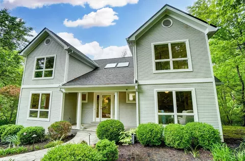 900 Apple Hill Rd, Cincinnati, OH 45230