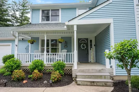 871 Surrey Trl, Cincinnati, OH 45245 photo 2