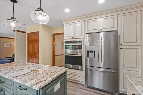 871 Surrey Trl, Cincinnati, OH 45245 photo 6