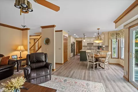 871 Surrey Trl, Cincinnati, OH 45245 photo 12