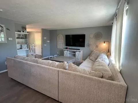 110 Hopping Ct, Harrison, OH 45030