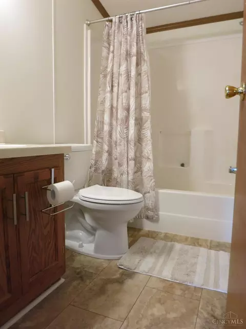 Bath - 3636 Lucas Rd, Blanchester, OH 45107 photo 3 of 3