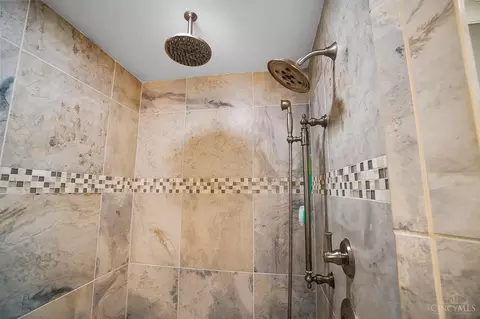 Bath - 7105 Graves Rd, Cincinnati, OH 45243 photo 6 of 15