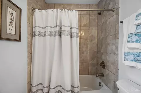 Bath - 7105 Graves Rd, Cincinnati, OH 45243 photo 8 of 15
