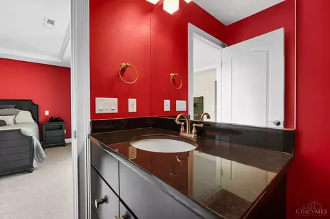 Bath - 7105 Graves Rd, Cincinnati, OH 45243 photo 9 of 15