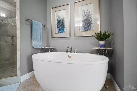 Bath - 7105 Graves Rd, Cincinnati, OH 45243 photo 5 of 15