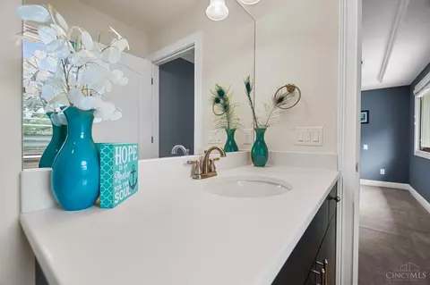 Bath - 7105 Graves Rd, Cincinnati, OH 45243 photo 7 of 15