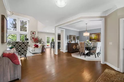 Entry Way - 7105 Graves Rd, Cincinnati, OH 45243 photo 4 of 12