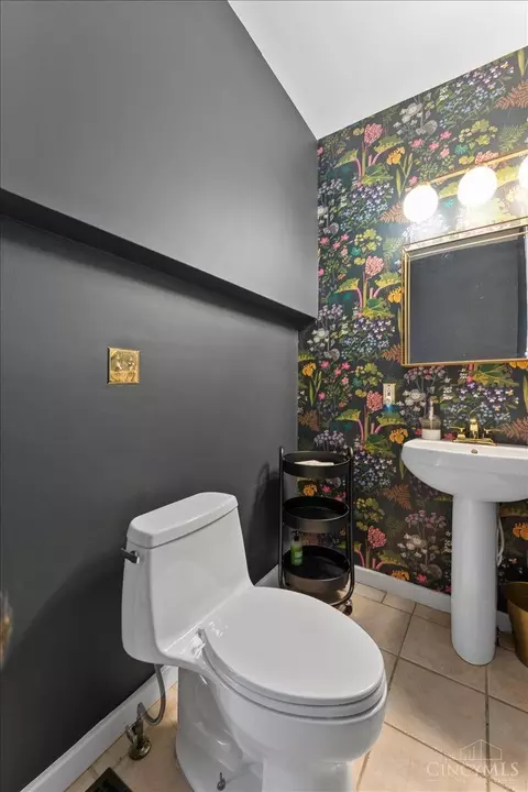 Bath - 1716 Mcmillan St, Cincinnati, OH 45206 photo 1 of 6