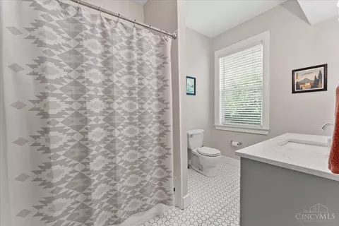Bath - 1716 Mcmillan St, Cincinnati, OH 45206 photo 2 of 6