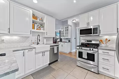Kitchen - 1716 Mcmillan St, Cincinnati, OH 45206 photo 3 of 4