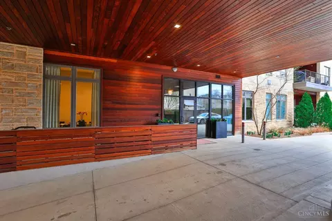 2770 Observatory Ave, Cincinnati, OH 45208 photo 2
