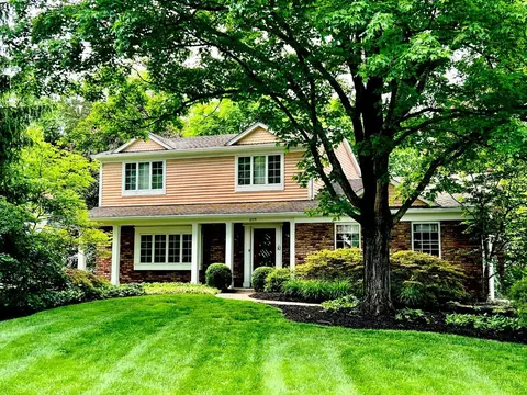 116 Robinwood Dr, Terrace Park, OH 45174