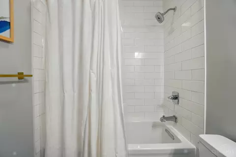 Bath - 8974 Eldora Dr, Cincinnati, OH 45236 photo 3 of 5