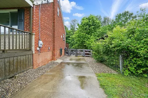 Exterior - 8974 Eldora Dr, Cincinnati, OH 45236 photo 11 of 12