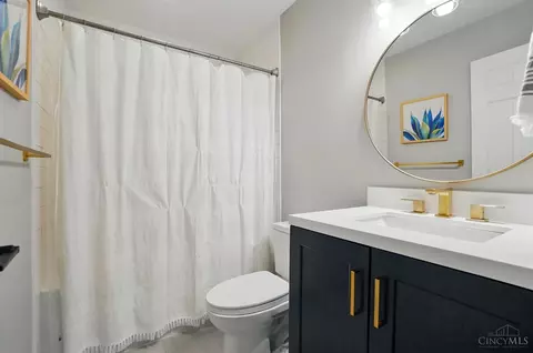 Bath - 8974 Eldora Dr, Cincinnati, OH 45236 photo 1 of 5