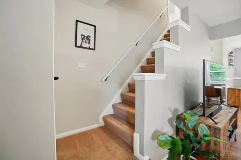 Entry Way - 8974 Eldora Dr, Cincinnati, OH 45236 photo 3 of 3