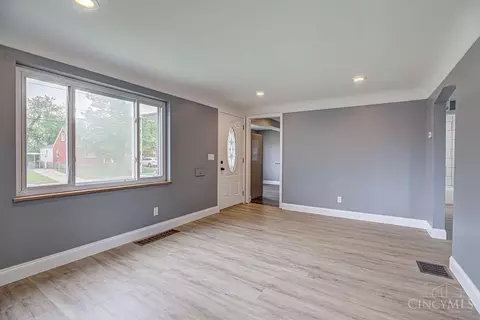 Living - 1709 Centerridge Ave, Cincinnati, OH 45231 photo 3 of 3