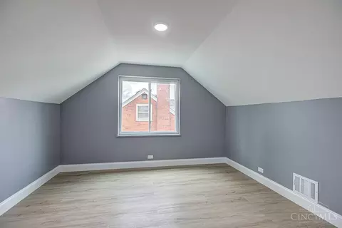 Bedroom - 1709 Centerridge Ave, Cincinnati, OH 45231 photo 6 of 6