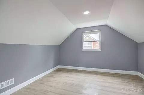 Bedroom - 1709 Centerridge Ave, Cincinnati, OH 45231 photo 5 of 6