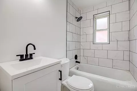 Bath - 1709 Centerridge Ave, Cincinnati, OH 45231 photo 1 of 1