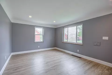 Living - 1709 Centerridge Ave, Cincinnati, OH 45231 photo 2 of 3