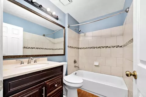 Bath - 768 Regent Rd, Cincinnati, OH 45245 photo 3 of 3