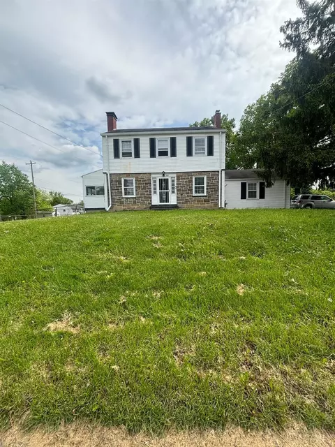805 Galbraith Rd, Cincinnati, OH 45231