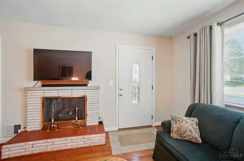 1114 Glenna Dr, Cincinnati, OH 45238 photo 7