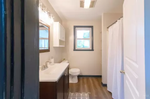 Bath - 1217 Purcell Ave, Cincinnati, OH 45205 photo 1 of 1