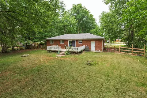 Exterior - 4002 Wilma Ct, Cincinnati, OH 45245 photo 2 of 5