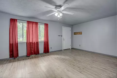 Living - 4002 Wilma Ct, Cincinnati, OH 45245 photo 1 of 3