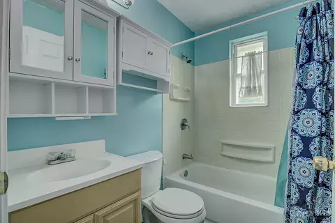Bath - 4002 Wilma Ct, Cincinnati, OH 45245 photo 1 of 1