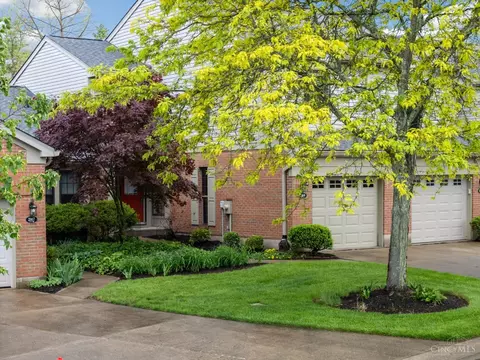 2869 Phaeton Ln, Maineville, OH 45039
